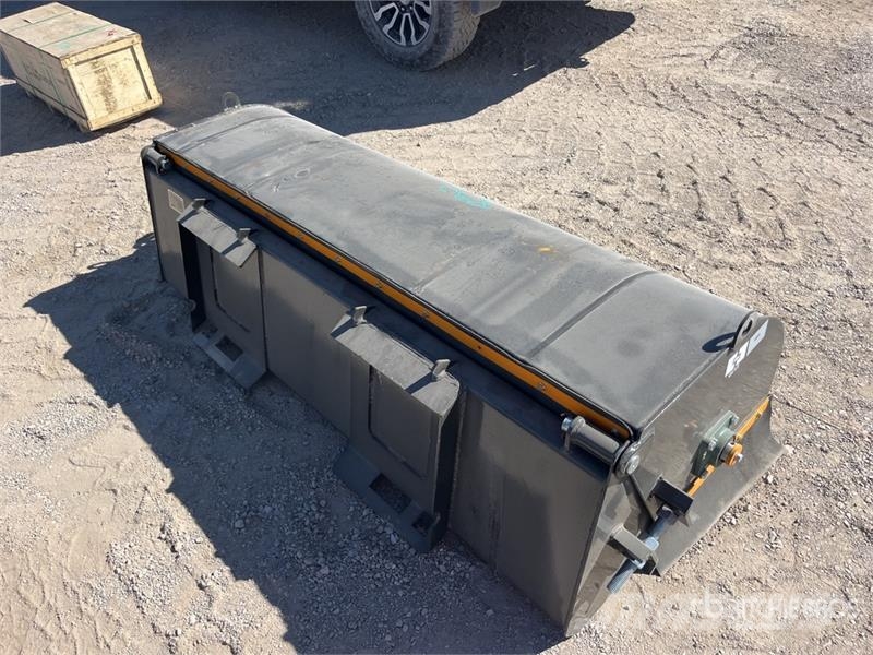 GIYI GY-BS72 72 in Skid Steer Sweeper (Unused) Bürsten