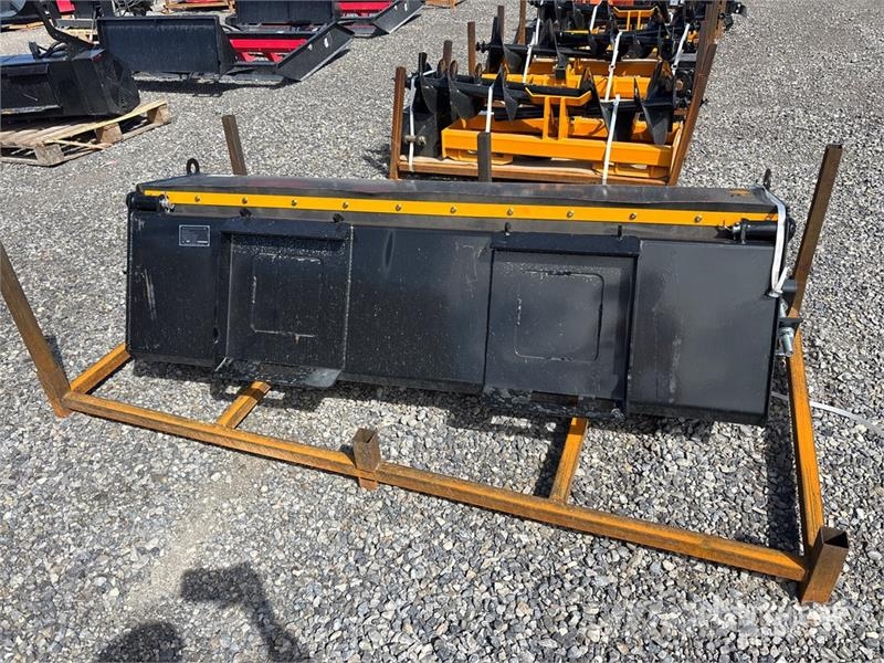 GIYI GY-BS72 72 in Skid Steer Sweeper (Unused) Četke