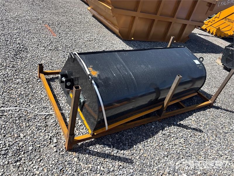 GIYI GY-BS72 72 in Skid Steer Sweeper (Unused) Četke