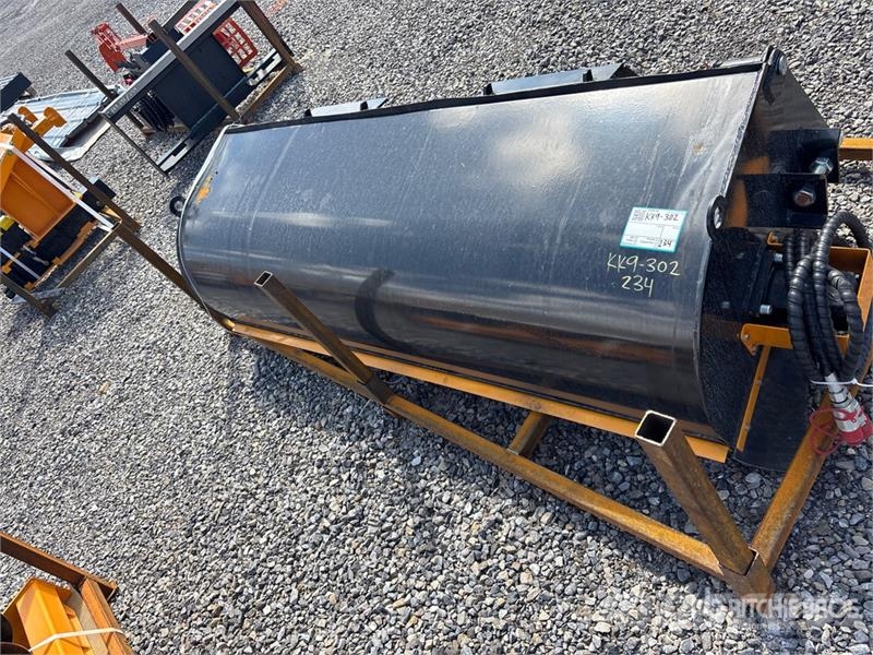 GIYI GY-BS72 72 in Skid Steer Sweeper (Unused) Četke