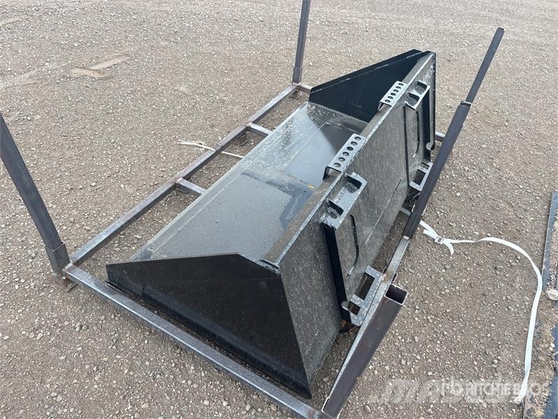 GIYI GY-BT67 67 in Skid Steer Bucket (Unused) Žlice