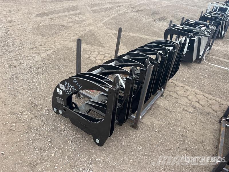 GIYI GY-CLG72 72 in Skid Steer Grapple (Unused) خطاطيف
