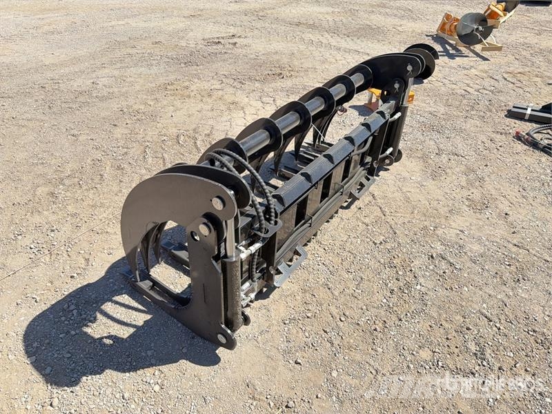  GIYI GY-CLG72 72 in Skid Steer Grapple (Unused) خطاطيف