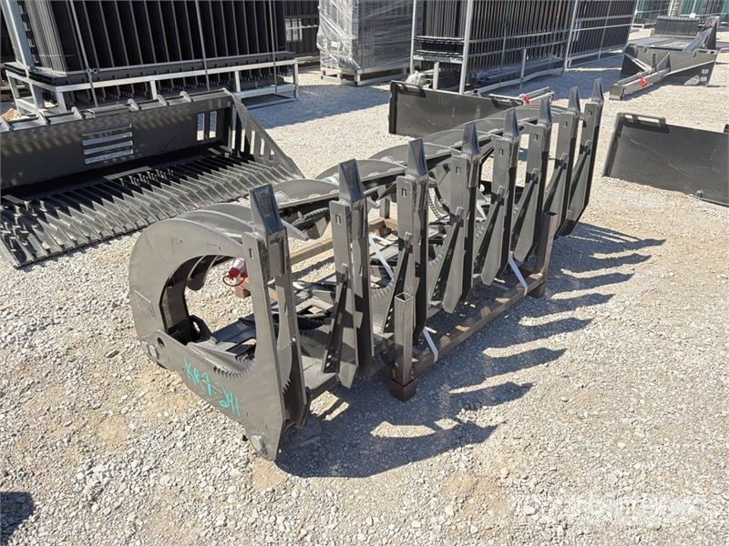  GIYI GY-CLG72 72 in Skid Steer Grapple (Unused) خطاطيف
