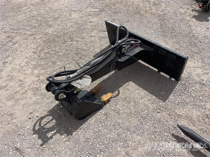 GIYI GY-D ZWB 16 in Skid Steer Backhoe (Unused) Utovarne korpe