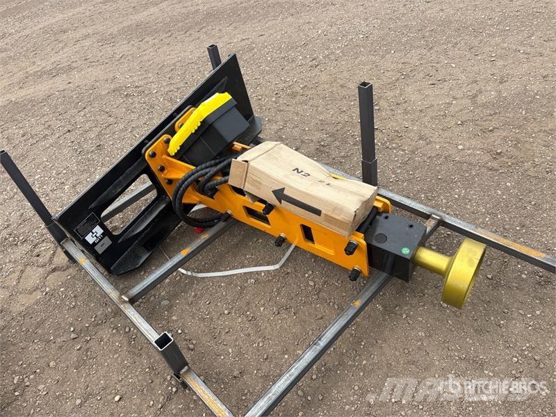  GIYI GY-D680 45 in Skid Steer Post Driver (Unused) Oprema za ograje