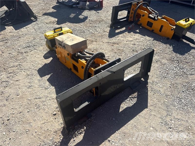 GIYI GY-D680 45 in Skid Steer Post Driver (Unused) Piirdeaia varustus