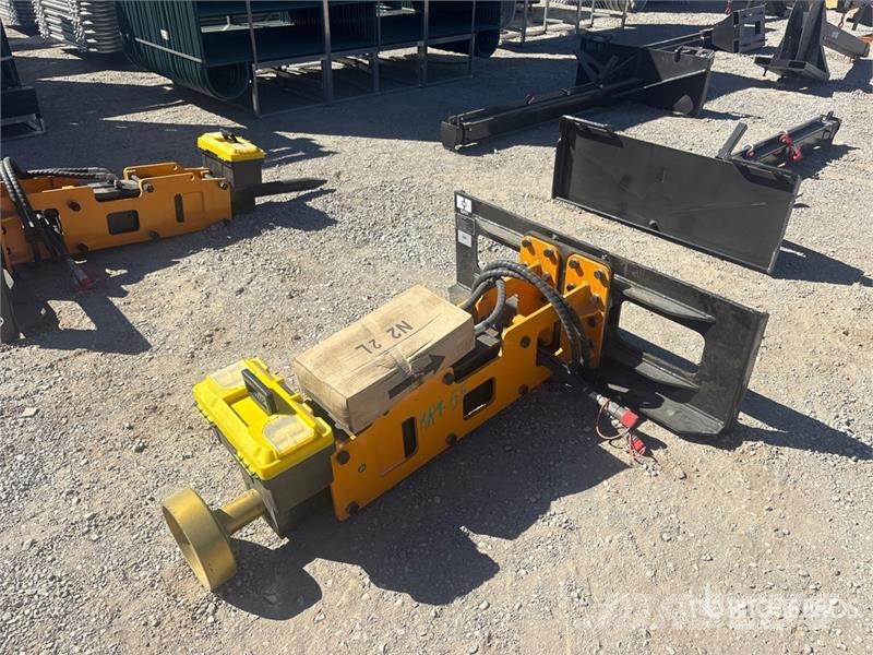 GIYI GY-D680 45 in Skid Steer Post Driver (Unused) Piirdeaia varustus