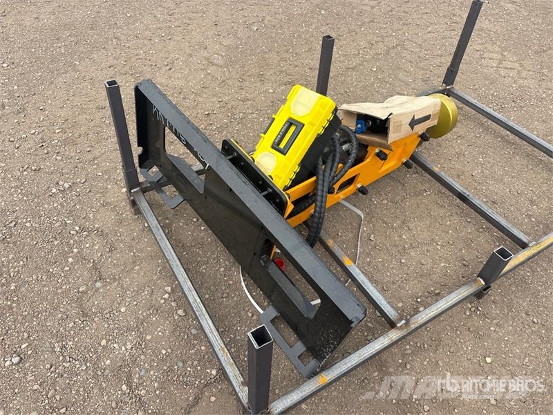  GIYI GY-D680 45 in Skid Steer Post Driver (Unused) Oprema za ograje