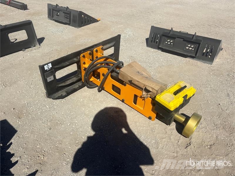  GIYI GY-D680 45 in Skid Steer Post Driver (Unused) Piirdeaia varustus