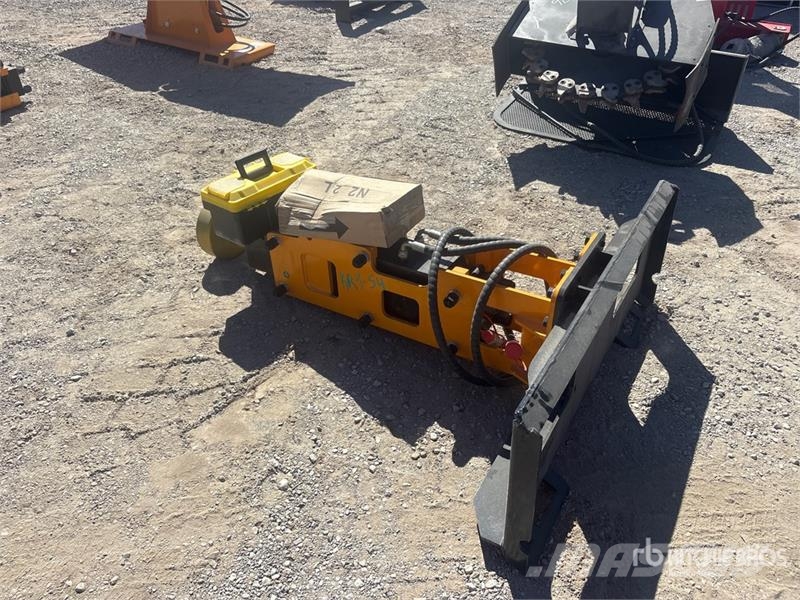  GIYI GY-D680 45 in Skid Steer Post Driver (Unused) Piirdeaia varustus