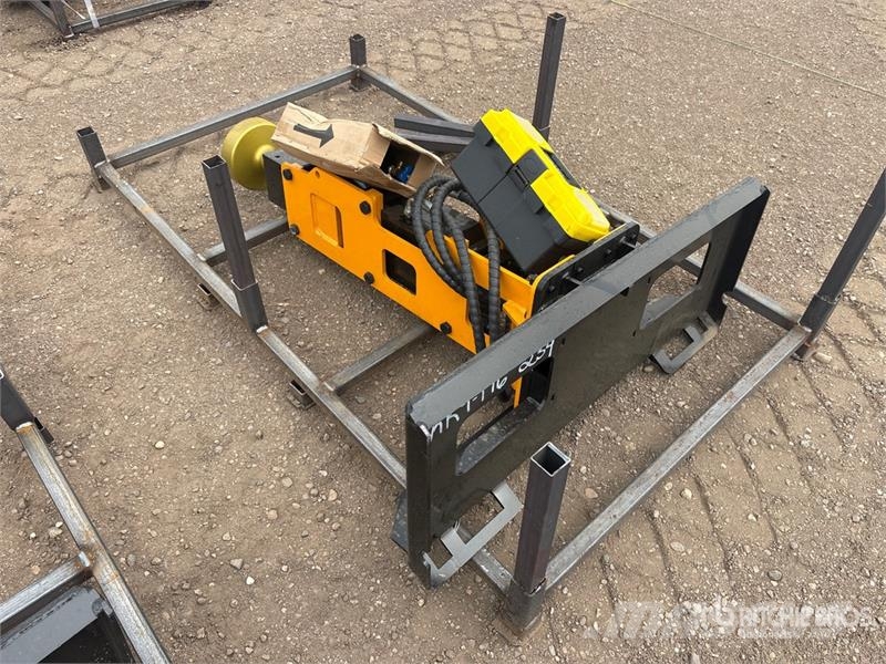  GIYI GY-D680 56 in Skid Steer Post Driver (Unused) Equipos de vallado