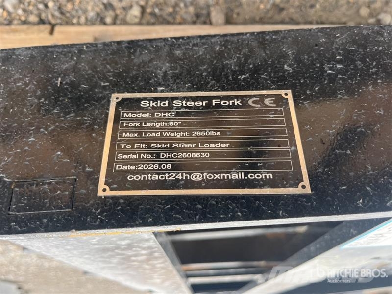  GIYI GY-DHC 60 in Skid Steer Forks (Unused) شوكات