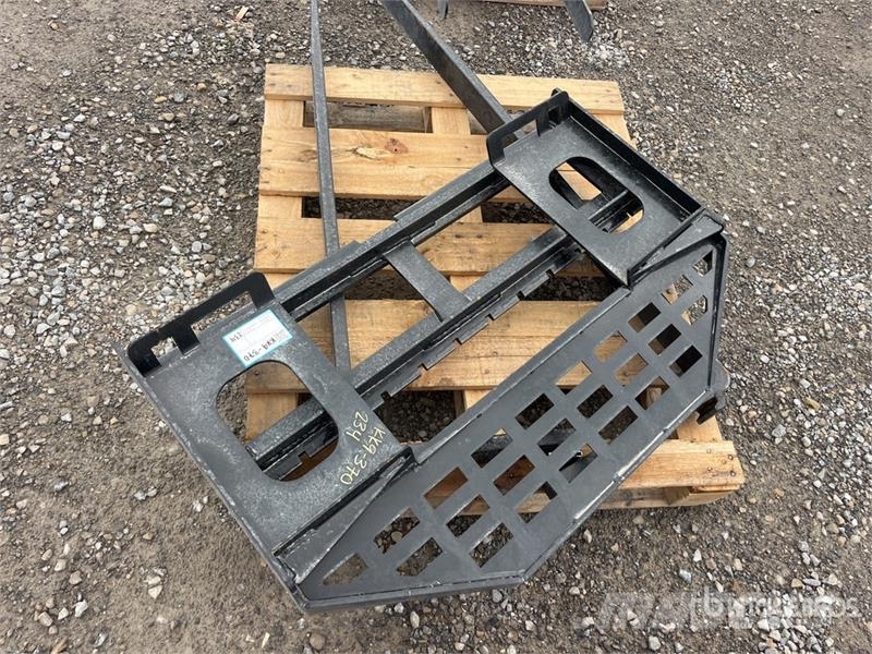  GIYI GY-DHC 60 in Skid Steer Forks (Unused) شوكات