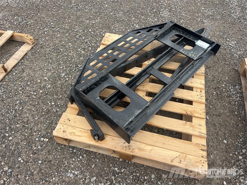  GIYI GY-DHC 60 in Skid Steer Forks (Unused) شوكات