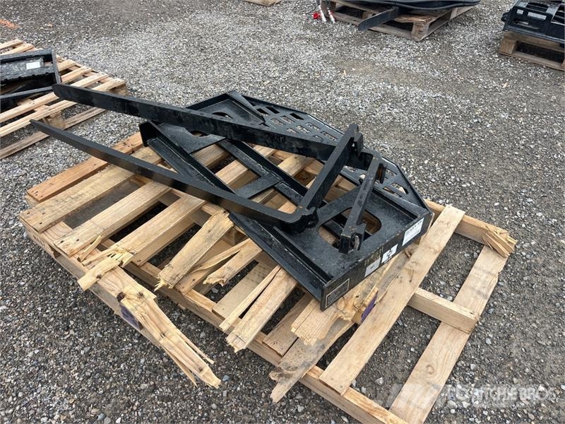  GIYI GY-DHC 60 in Skid Steer Forks (Unused) شوكات