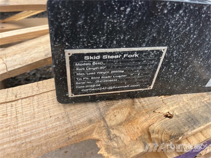  GIYI GY-DHC 60 in Skid Steer Forks (Unused) شوكات