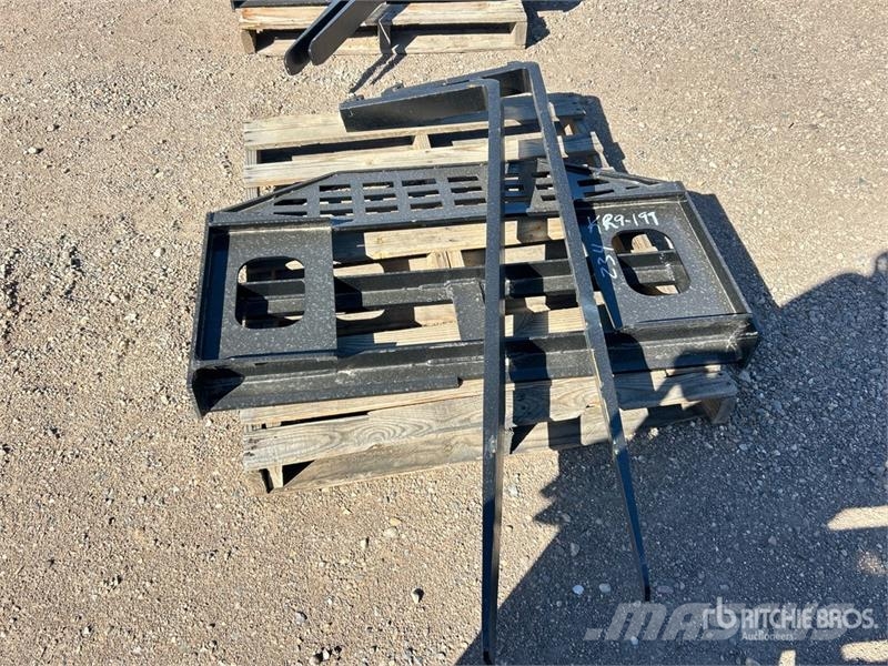  GIYI GY-DHC 60 in Skid Steer Forks (Unused) شوكات