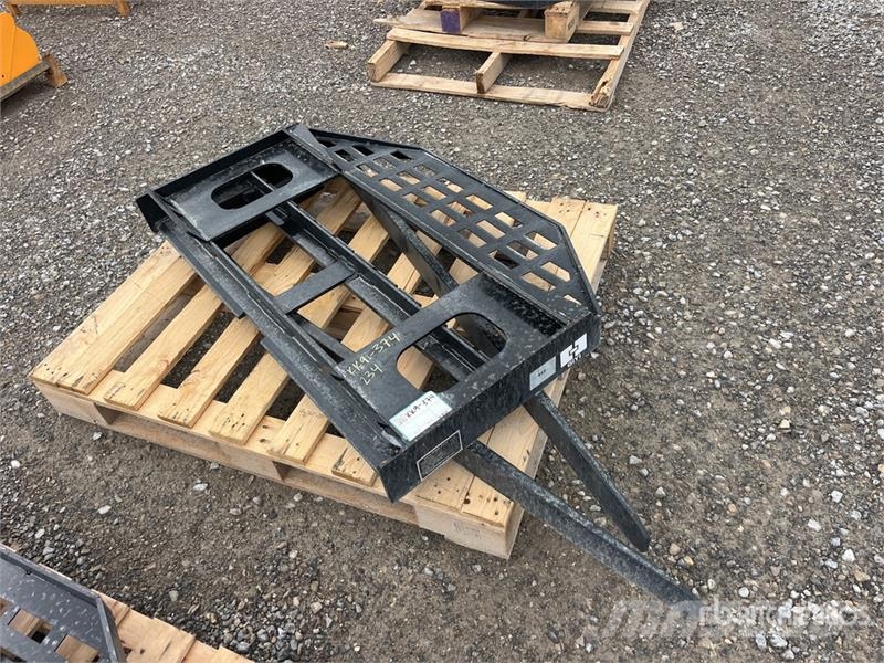  GIYI GY-DHC 60 in Skid Steer Forks (Unused) شوكات