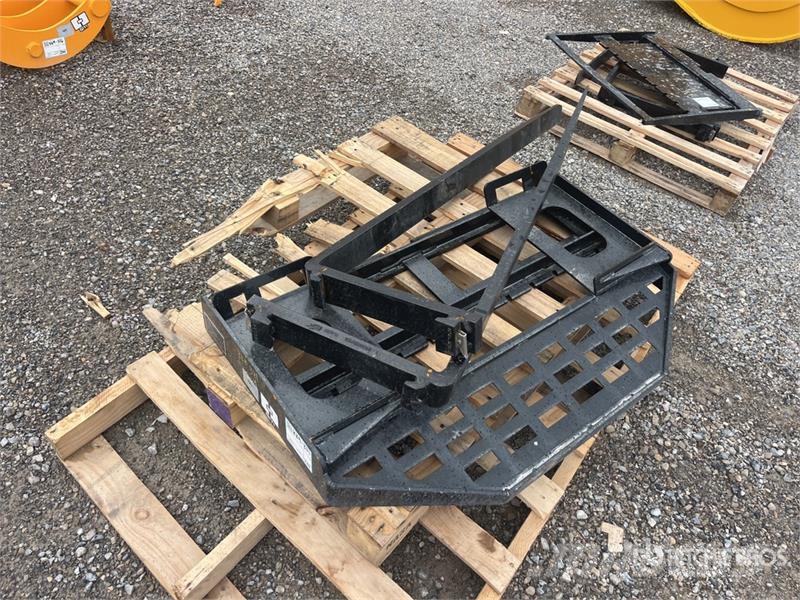  GIYI GY-DHC 60 in Skid Steer Forks (Unused) شوكات