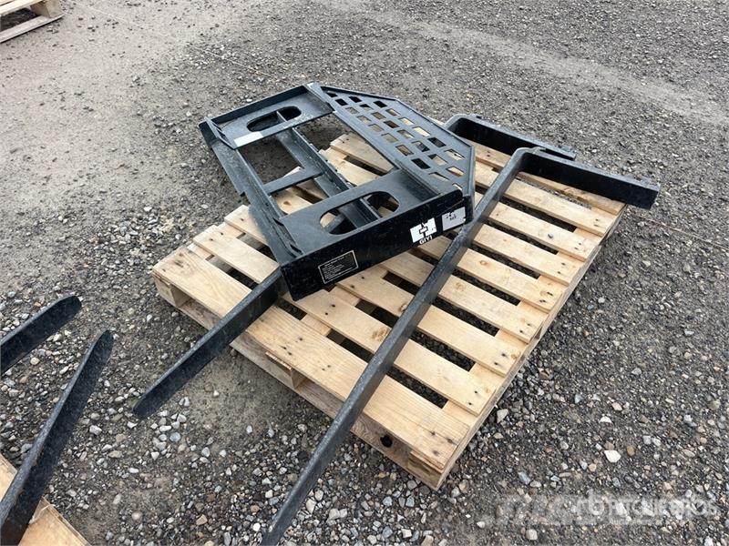 GIYI GY-DHC 60 in Skid Steer Forks (Unused) Forks