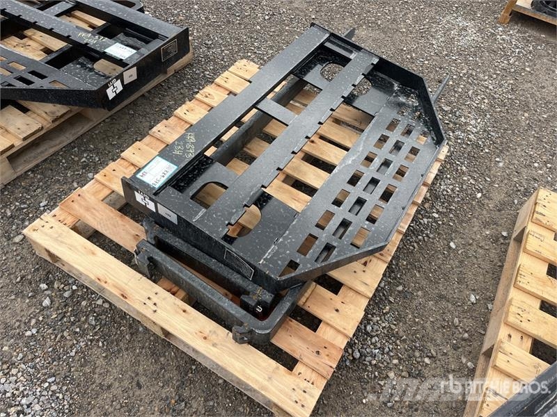 GIYI GY-DHC 60 in Skid Steer Forks (Unused) شوكات