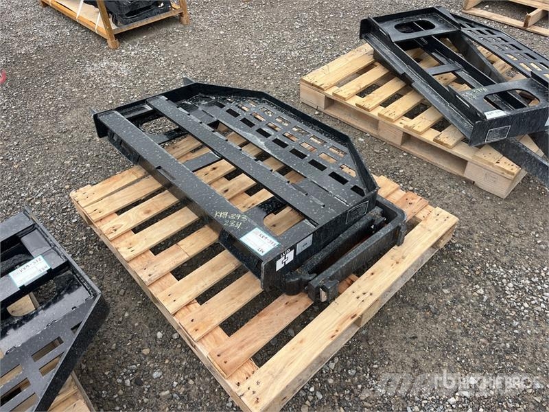  GIYI GY-DHC 60 in Skid Steer Forks (Unused) شوكات