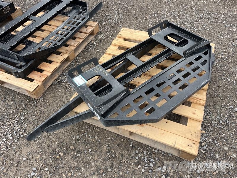  GIYI GY-DHC 60 in Skid Steer Forks (Unused) شوكات