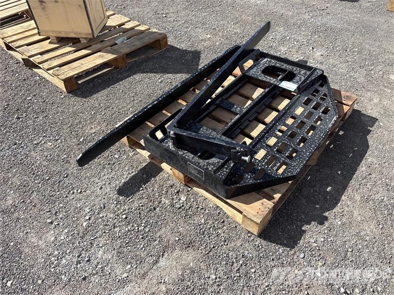 GIYI GY-DHC 60 in Skid Steer Forks (Unused) Pallgafflar
