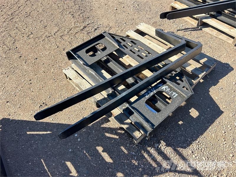  GIYI GY-DHC 60 in Skid Steer Forks (Unused) شوكات