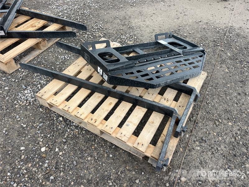 GIYI GY-DHC 60 in Skid Steer Forks (Unused) Forks
