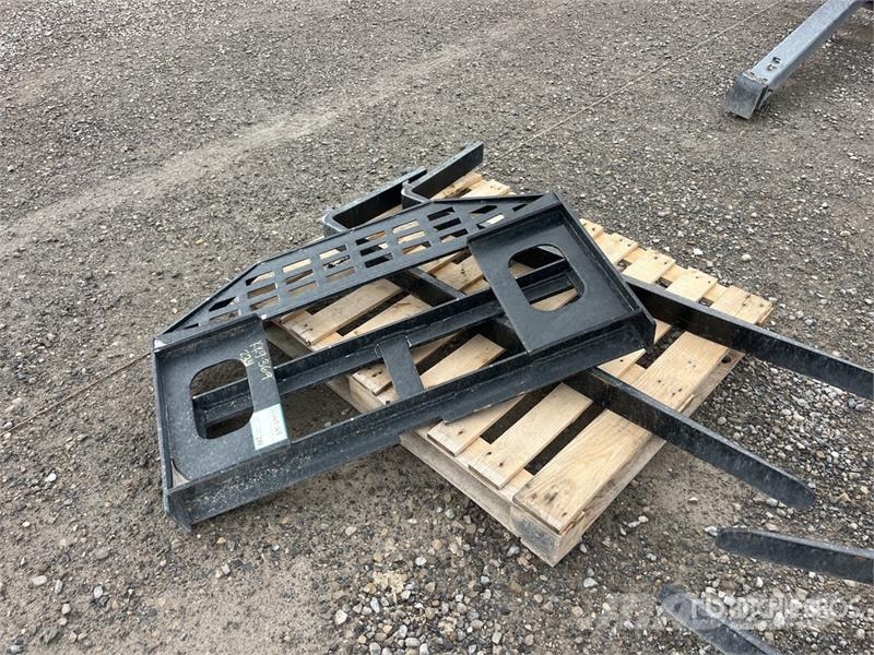 GIYI GY-DHC 60 in Skid Steer Forks (Unused) Forks