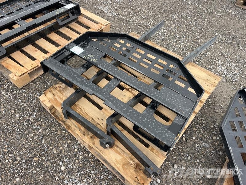  GIYI GY-DHC 60 in Skid Steer Forks (Unused) شوكات