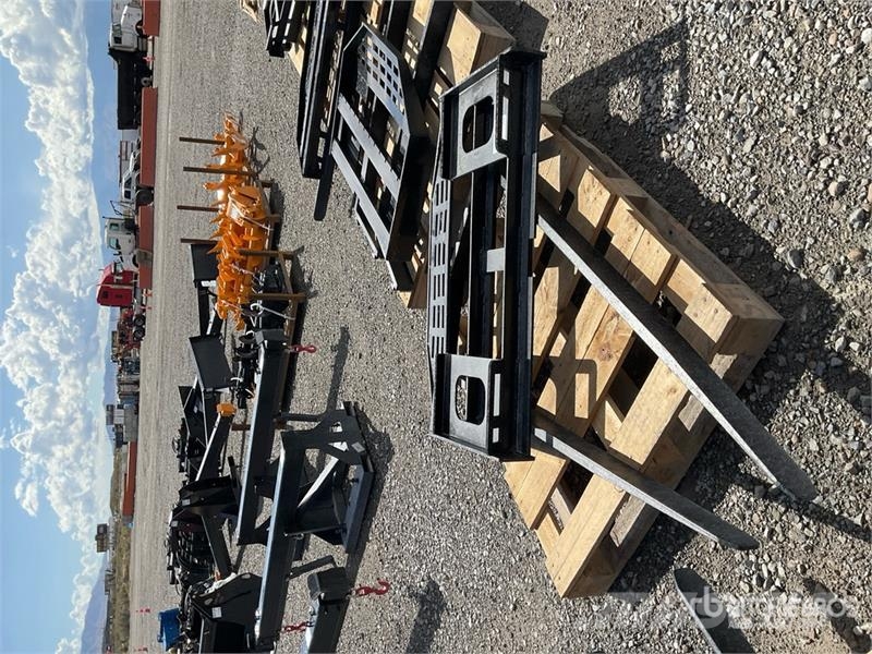 GIYI GY-DHC Skid Steer Forks (Unused) 지게차