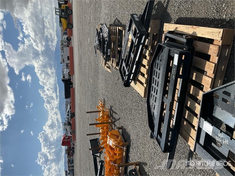 GIYI GY-DHC Skid Steer Forks (Unused) 지게차