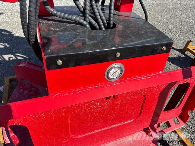 GIYI GY-FB77 47 in Skid Steer Feller Buncher (Unus Građevinarstvo – ostalo