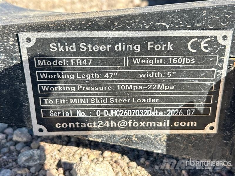  GIYI GY-FR47 48 in Mini Skid Steer Forks (Unused) Vilice