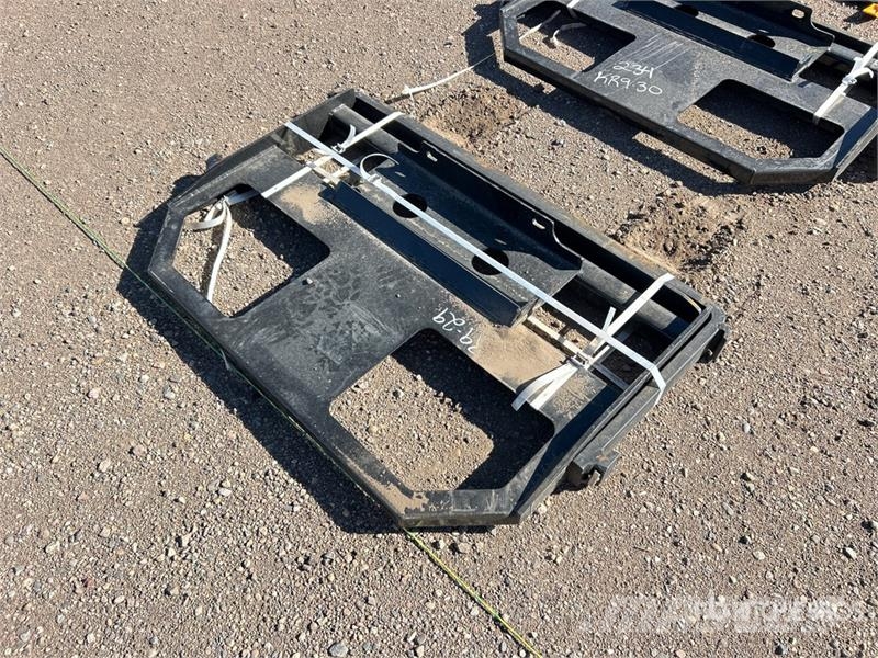  GIYI GY-FR47 48 in Mini Skid Steer Forks (Unused) Vilice