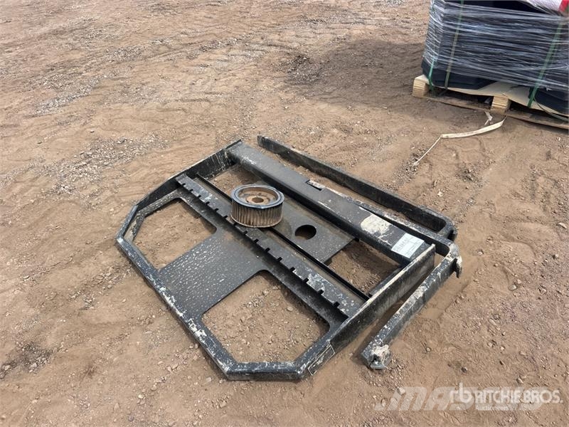  GIYI GY-FR47 Dingo Skid Steer Forks (Unused) Vilice
