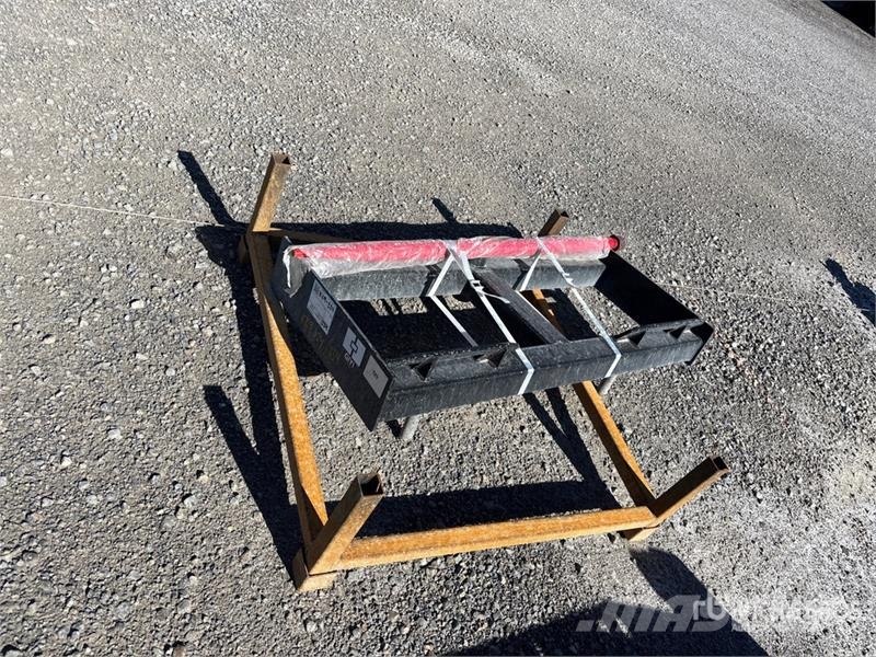 GIYI GY-HF47 45 in Skid Steer Bale Spear (Unused) その他部品