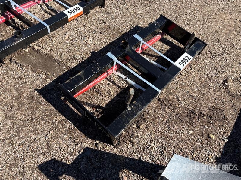  GIYI GY-HF47 46 in Skid Steer Bale Spear (Unused) مكونات أخرى