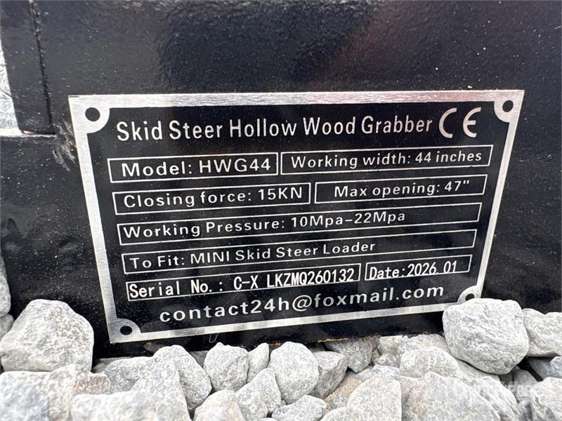 GIYI GY-HWG44 47 in Mini Skid Steer Grapple (Unuse Grijpers