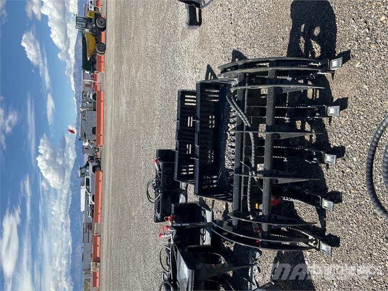 GIYI GY-MCLG60 Mini Skid Steer Grapple (Unused) 兩爪吊夾