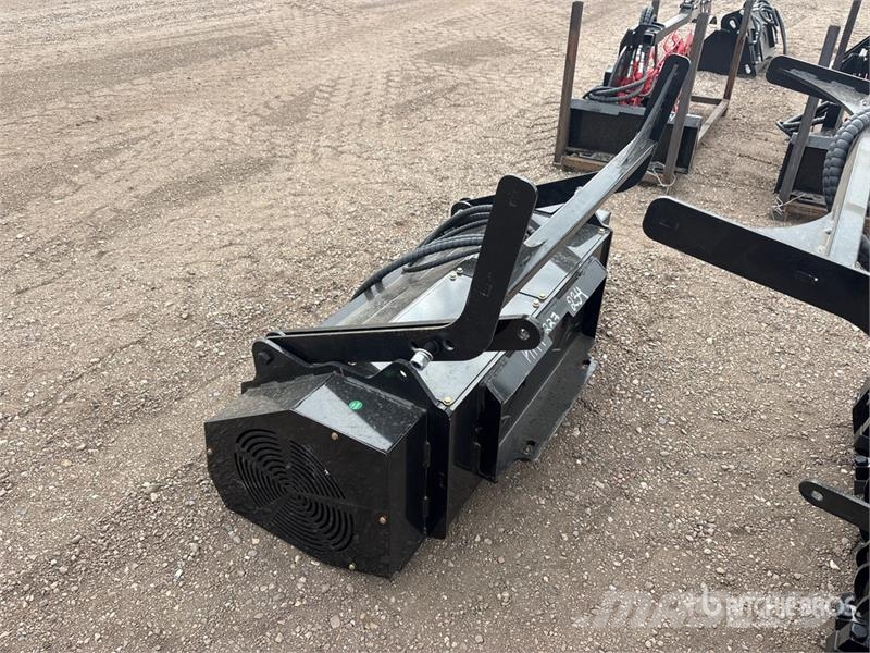GIYI GY-ML45 32 in Mini Skid Steer Mulcher (Unused Šumarski malčeri