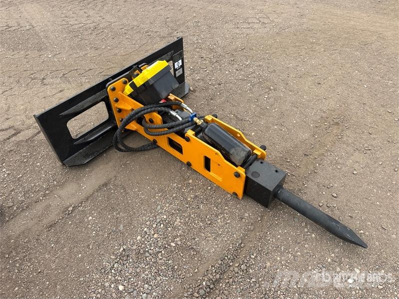  GIYI GY-P680 45 in Skid Steer Breaker (Unused) 鐵鎚/碎石機