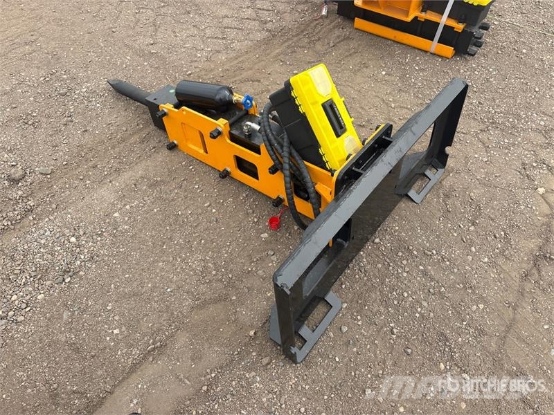  GIYI GY-P680 45 in Skid Steer Breaker (Unused) 鐵鎚/碎石機