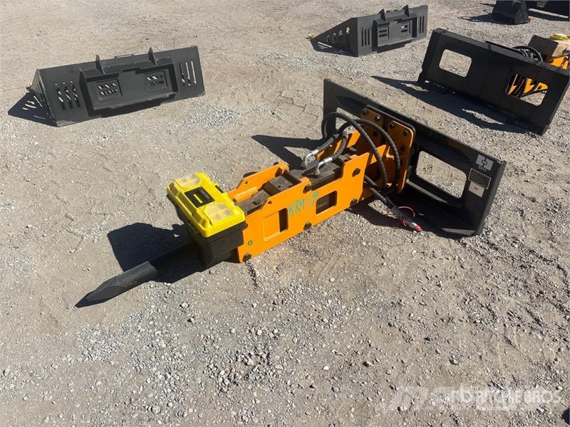 GIYI GY-P680 45 in Skid Steer Breaker (Unused) 브레이커