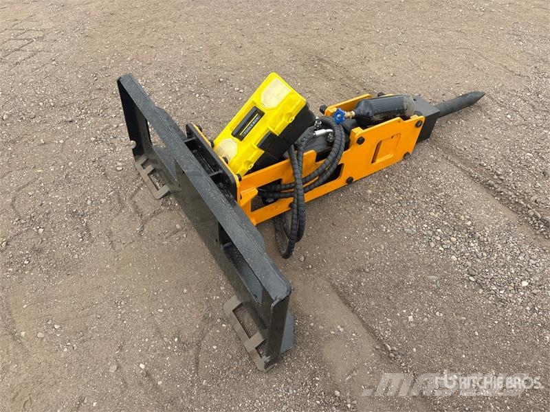  GIYI GY-P680 45 in Skid Steer Breaker (Unused) 鐵鎚/碎石機