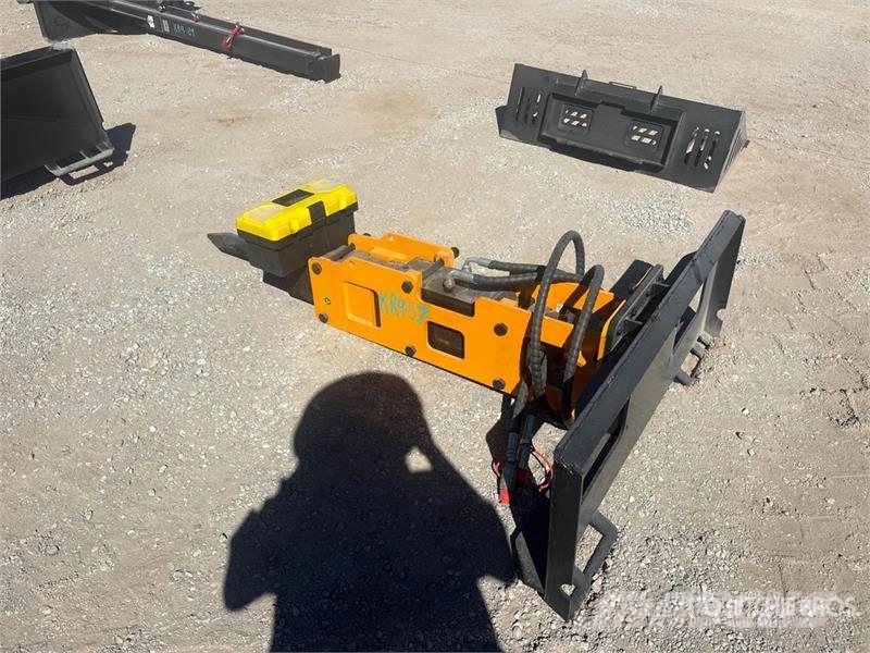 GIYI GY-P680 45 in Skid Steer Breaker (Unused) 브레이커