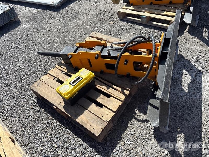 GIYI GY-P680 Skid Steer Breaker (Unused) Čekići